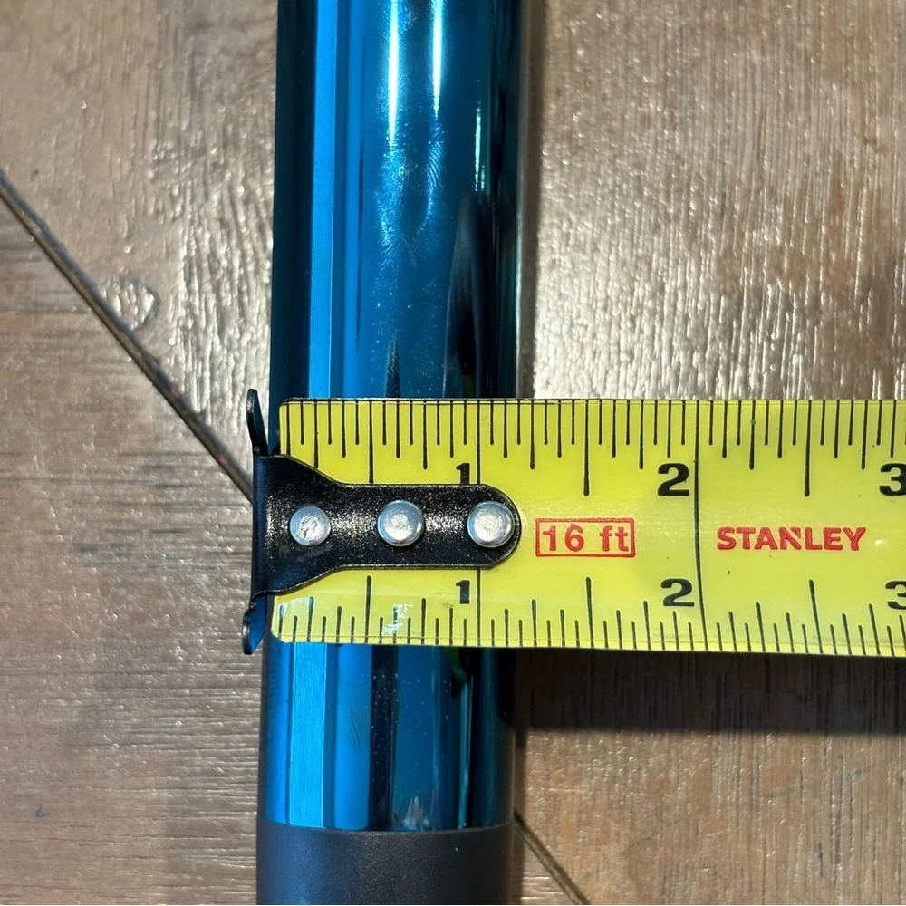 BabylissPro Nano Titanium 1¼” Blue and Silver Curling Iron - Picture 6 of 8